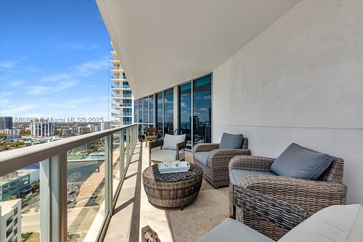 Real estate property located at 3101 Ocean Dr #2307, Broward, Ocean Palms Condo, Hollywood, FL