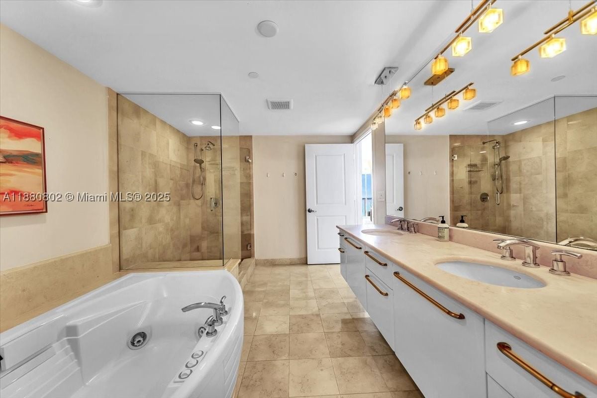 Real estate property located at 3101 Ocean Dr #2307, Broward, Ocean Palms Condo, Hollywood, FL