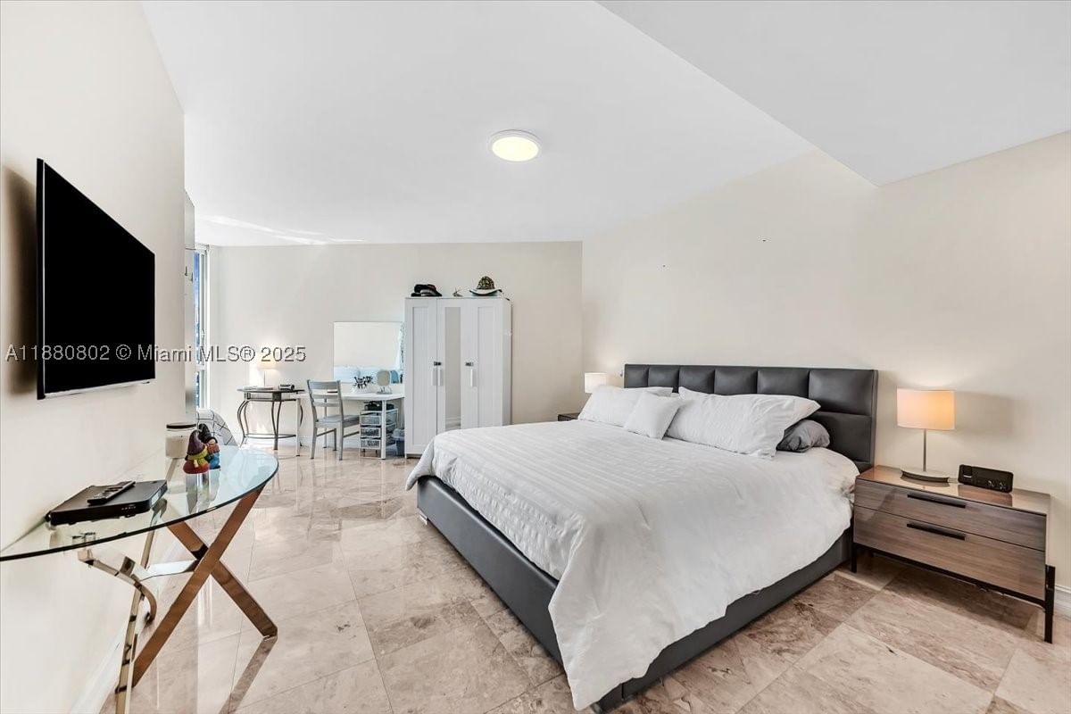 Real estate property located at 3101 Ocean Dr #2307, Broward, Ocean Palms Condo, Hollywood, FL