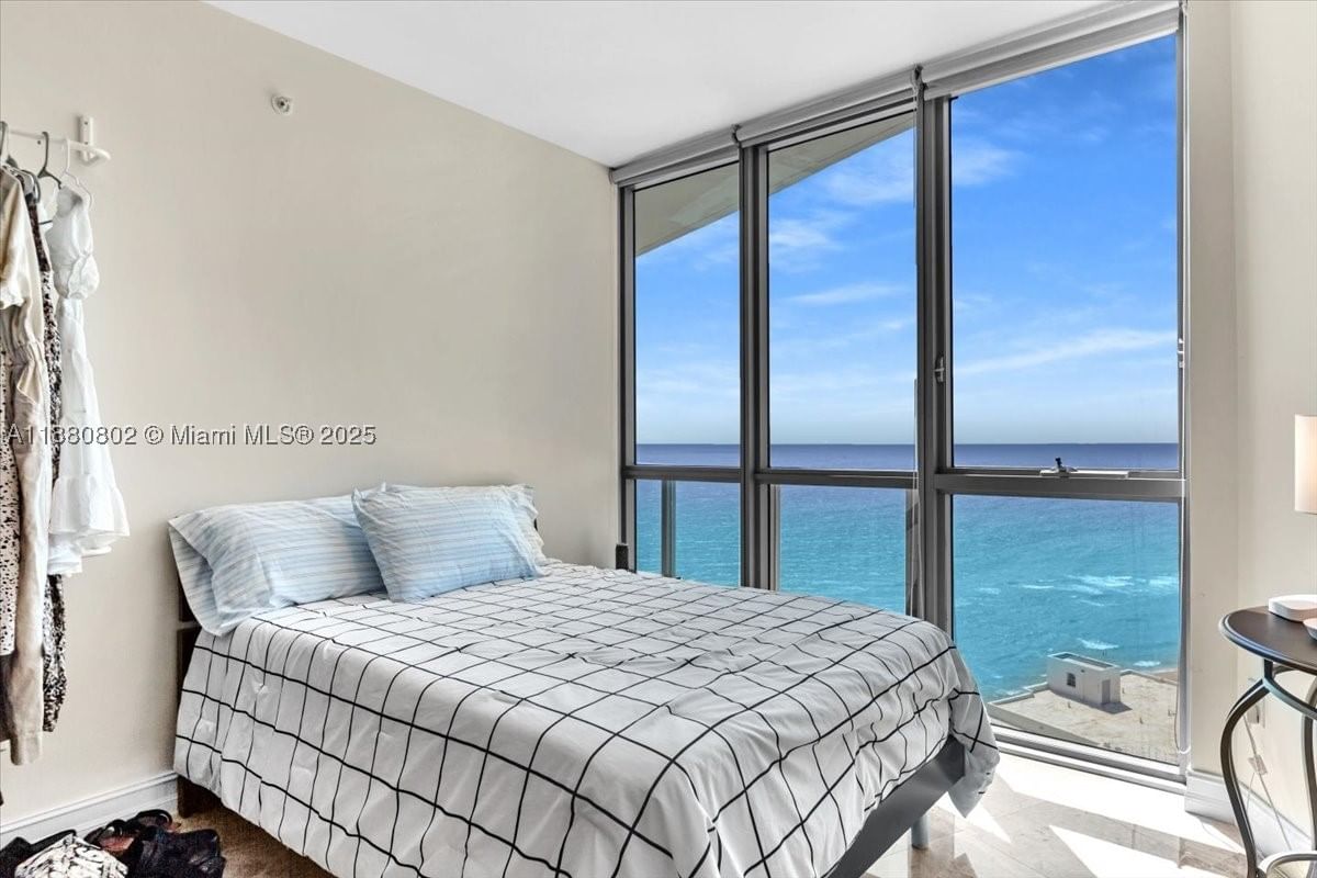 Real estate property located at 3101 Ocean Dr #2307, Broward, Ocean Palms Condo, Hollywood, FL