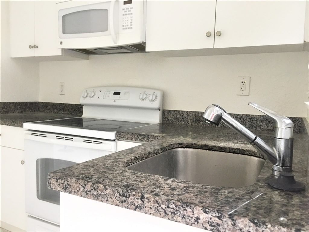 Real estate property located at 3101 Ocean Dr #2307, Broward, Ocean Palms Condo, Hollywood, FL