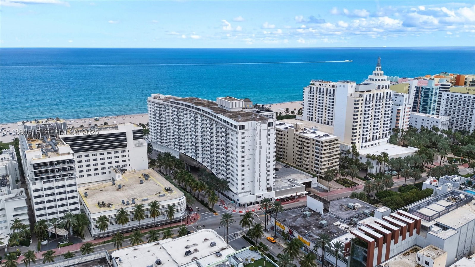 Real estate property located at 100 Lincoln Rd #323, Miami-dade, The Decoplage Condo, Miami Beach, FL
