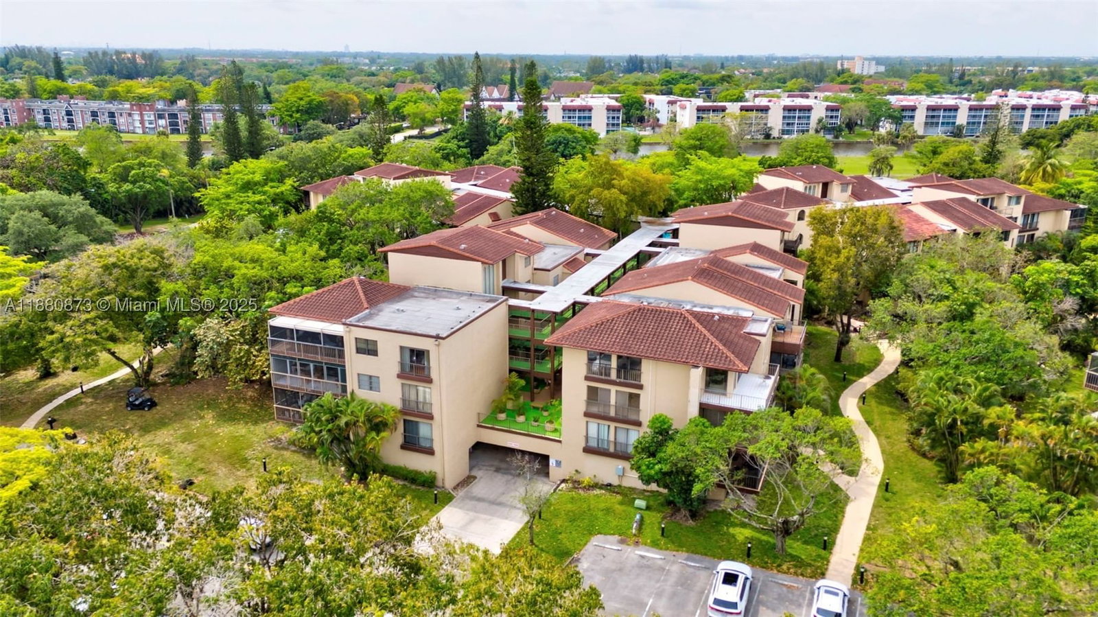 Real estate property located at 6010 Falls Circle Dr #419, Broward, Falls Of Inverrary, Lauderhill, FL