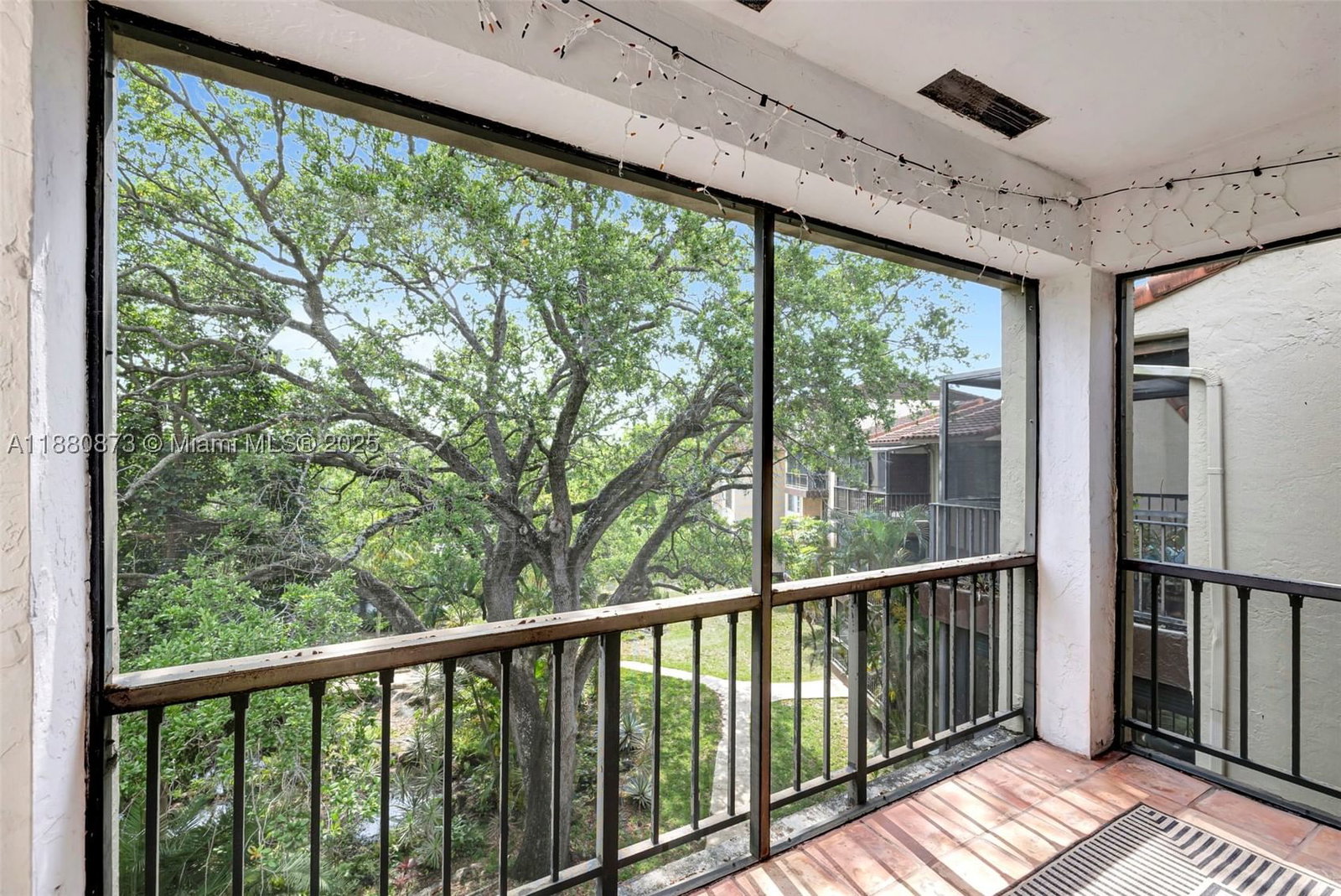 Real estate property located at 6010 Falls Circle Dr #419, Broward, Falls Of Inverrary, Lauderhill, FL