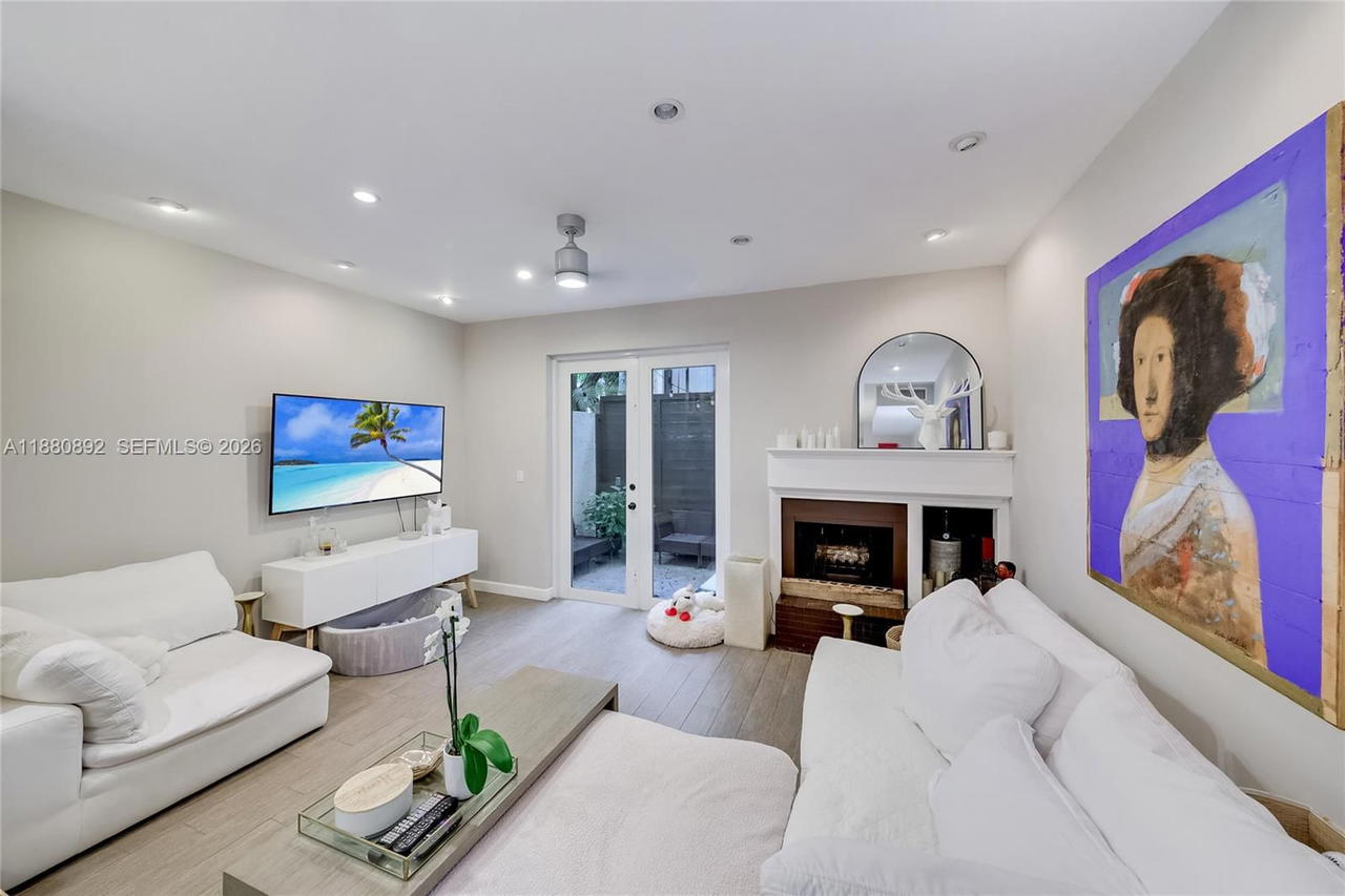 Real estate property located at 2768 Day Ave #1, Miami-dade, Tigers Paw Condo, Miami, FL