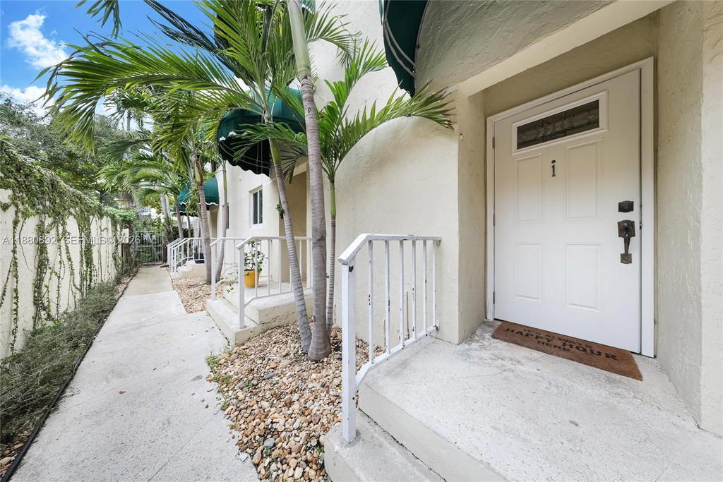 Real estate property located at 2768 Day Ave #1, Miami-dade, Tigers Paw Condo, Miami, FL
