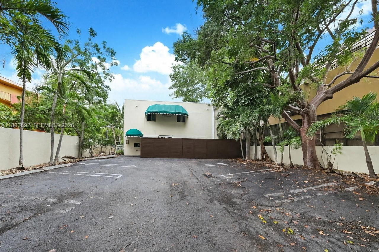 Real estate property located at 2768 Day Ave #1, Miami-dade, Tigers Paw Condo, Miami, FL
