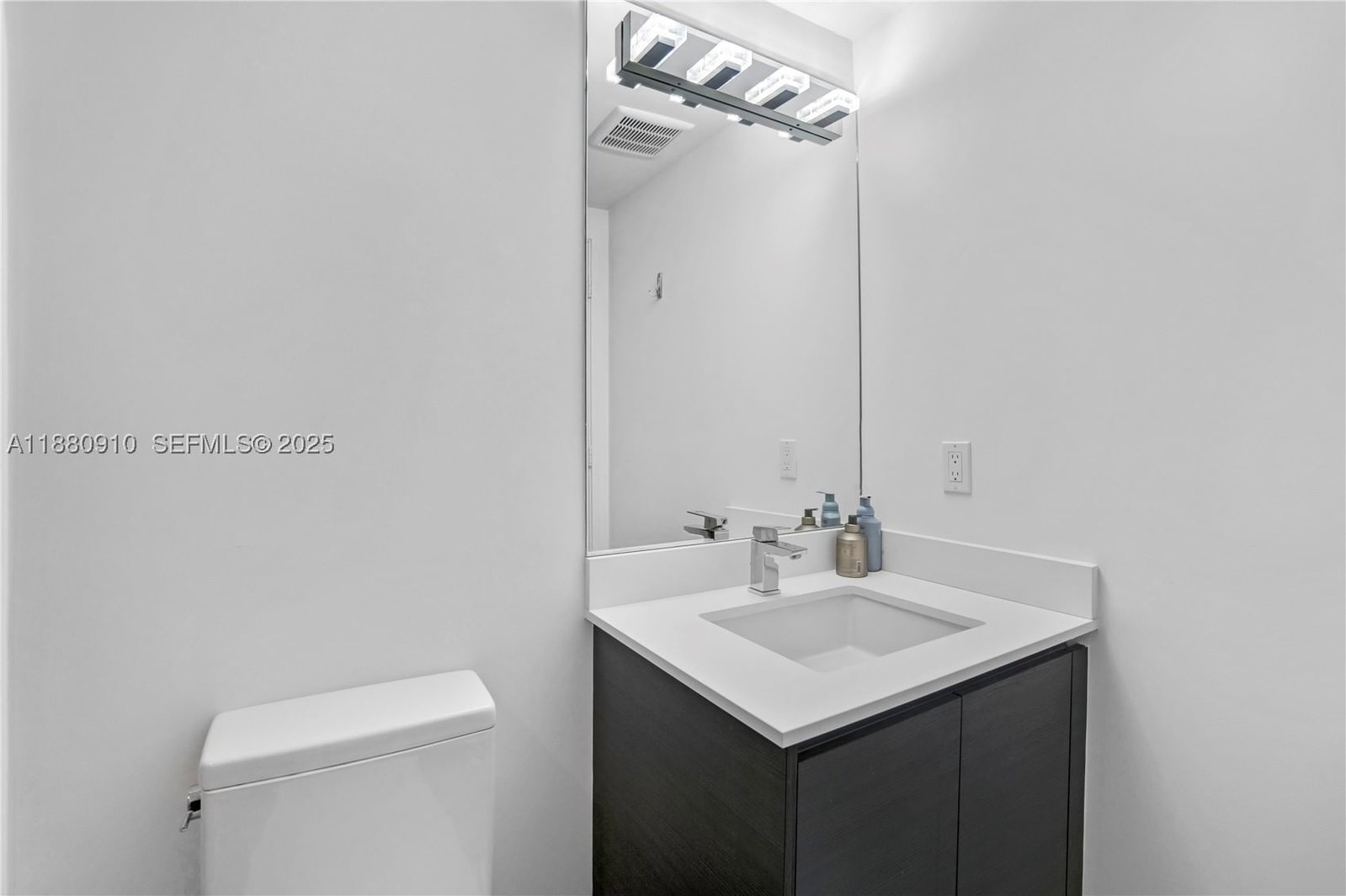 Real estate property located at 300 Sunny Isles Blvd #4-1802, Miami-dade, Parque Towers Condo, Sunny Isles Beach, FL