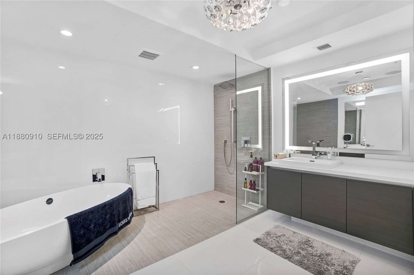 Real estate property located at 300 Sunny Isles Blvd #4-1802, Miami-dade, Parque Towers Condo, Sunny Isles Beach, FL