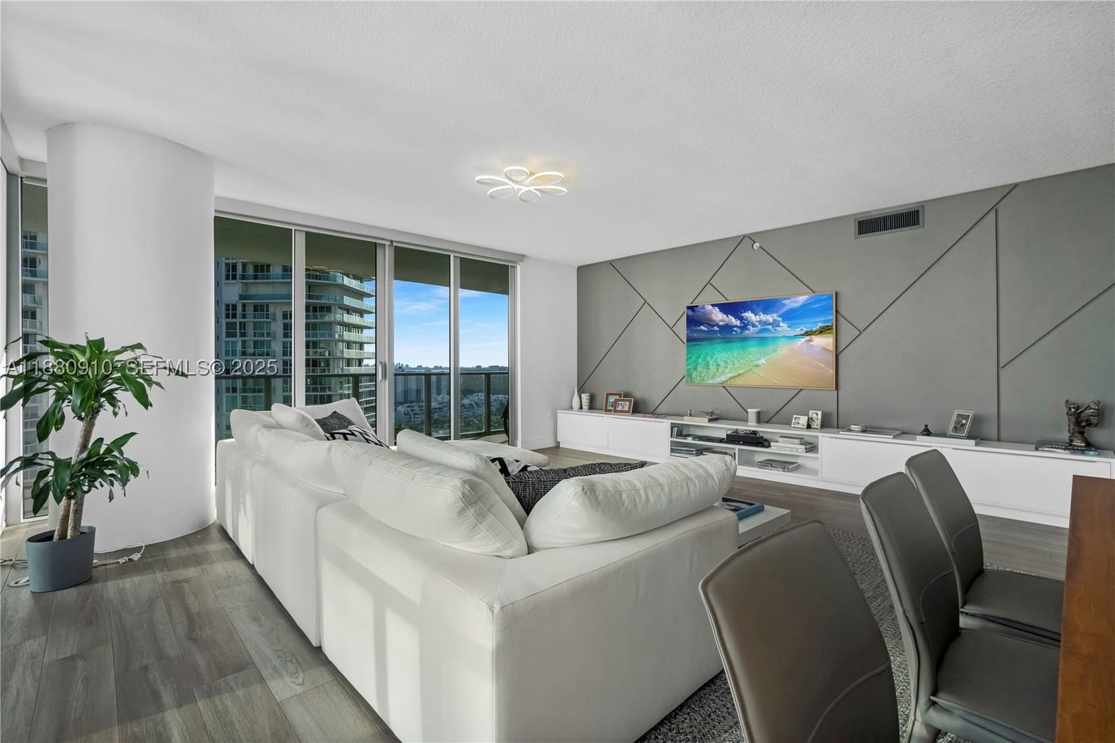 Real estate property located at 300 Sunny Isles Blvd #4-1802, Miami-dade, Parque Towers Condo, Sunny Isles Beach, FL