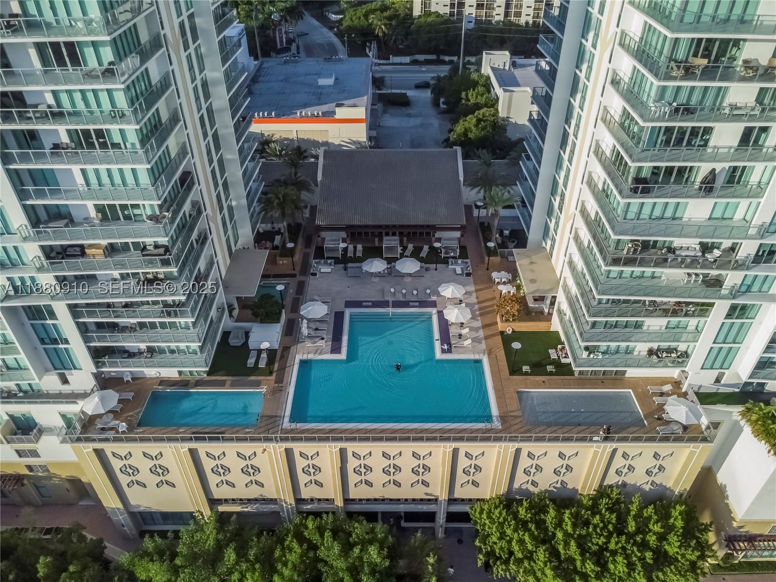 Real estate property located at 300 Sunny Isles Blvd #4-1802, Miami-dade, Parque Towers Condo, Sunny Isles Beach, FL