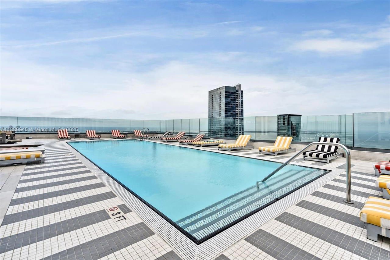 Real estate property located at 1300 Miami Ave #3808, Miami-dade, 1300 S Miami Avenue Condo, Miami, FL