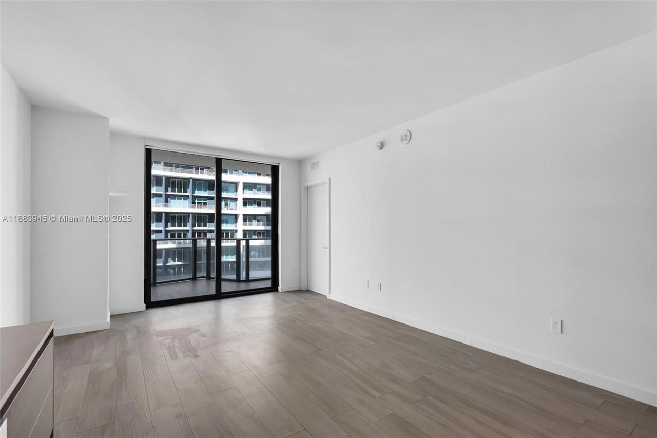 Real estate property located at 1300 Miami Ave #3808, Miami-dade, 1300 S Miami Avenue Condo, Miami, FL