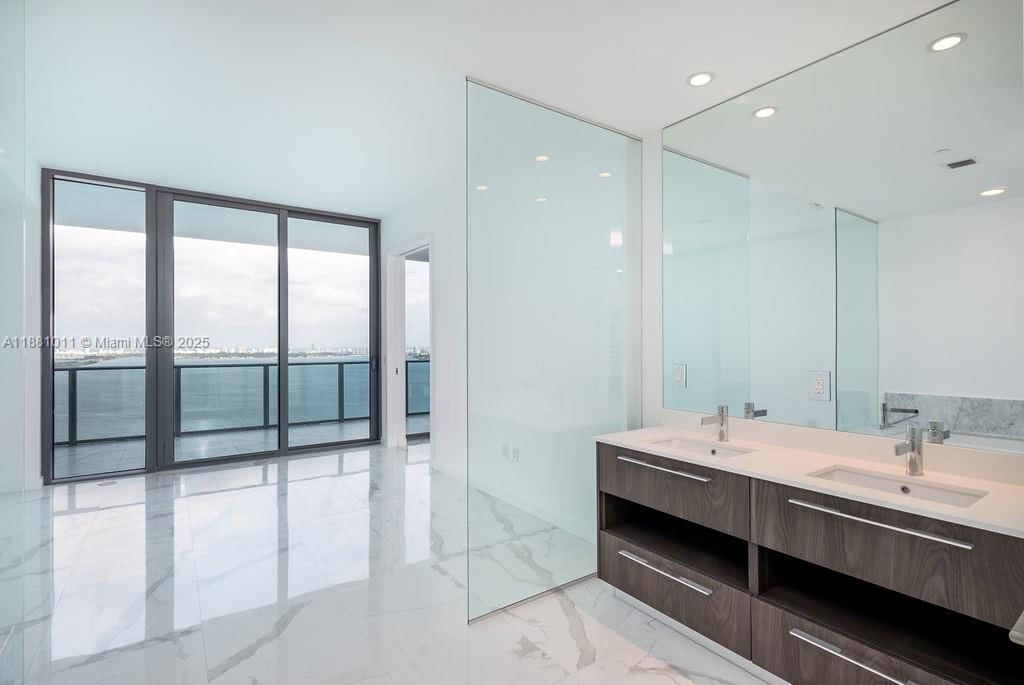 Real estate property located at 480 31 St #3101, Miami-dade, Gran Paraiso Condo, Miami, FL