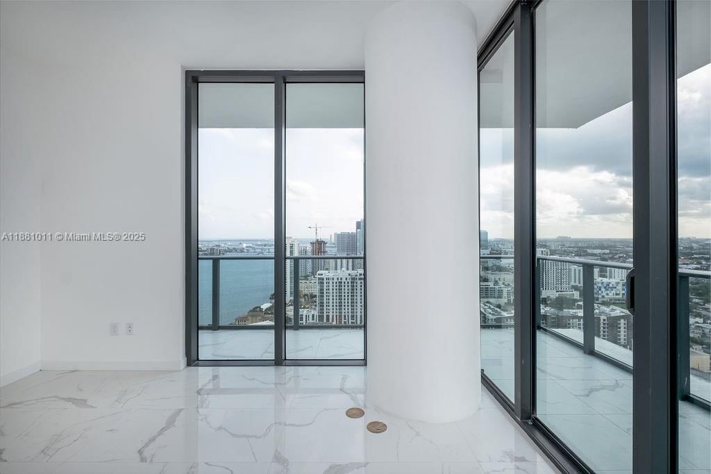 Real estate property located at 480 31 St #3101, Miami-dade, Gran Paraiso Condo, Miami, FL