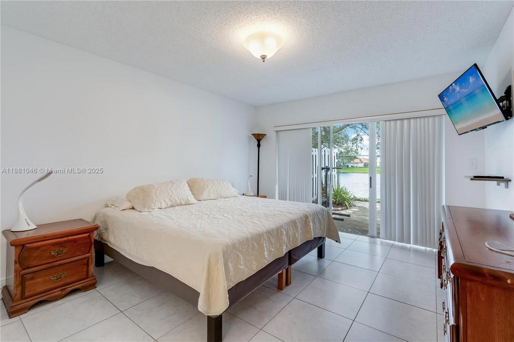 Real estate property located at 15351 36th St, Miami-dade, Caribe Lakes Phase I, Miami, FL
