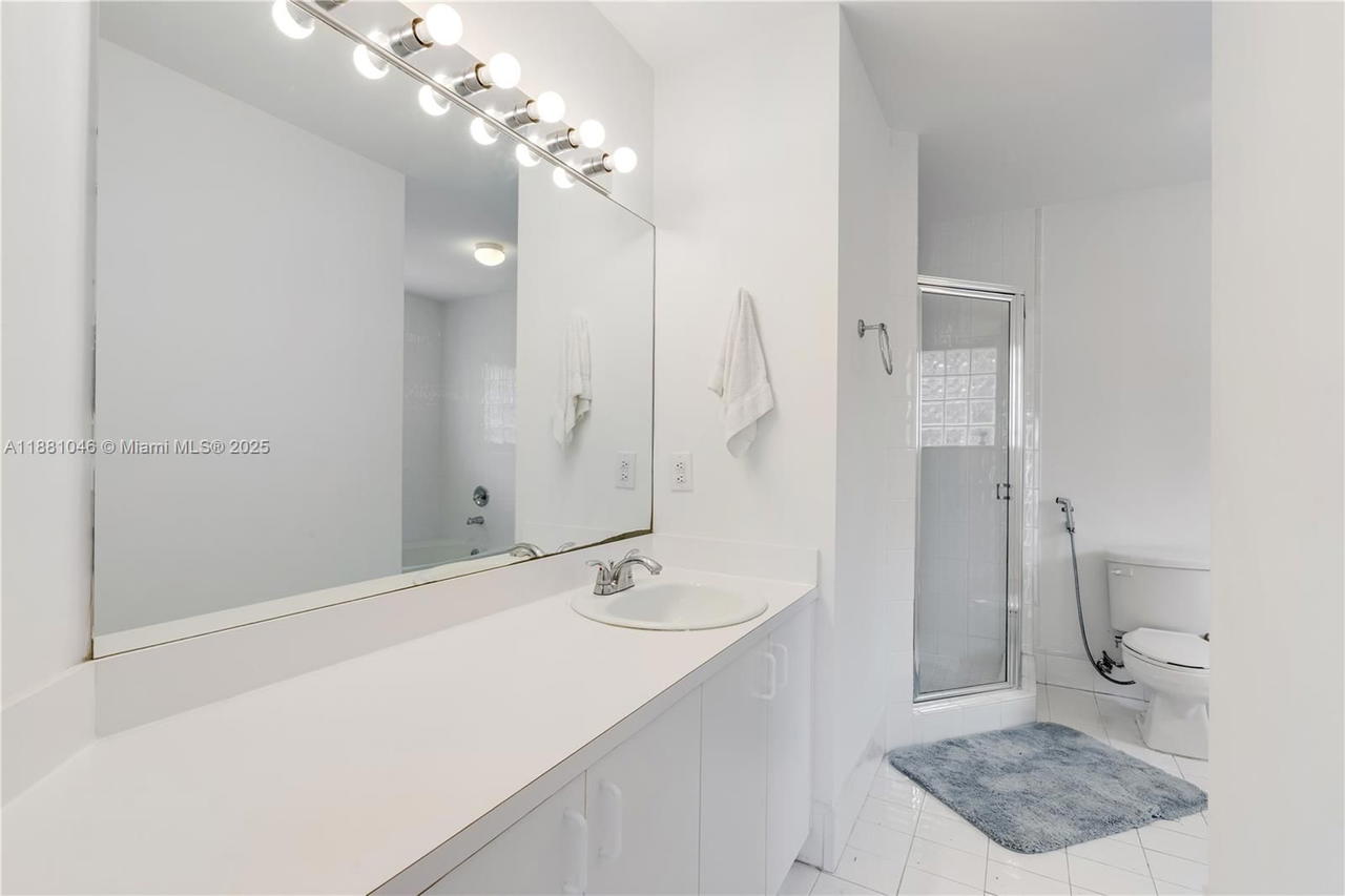 Real estate property located at 15351 36th St, Miami-dade, Caribe Lakes Phase I, Miami, FL