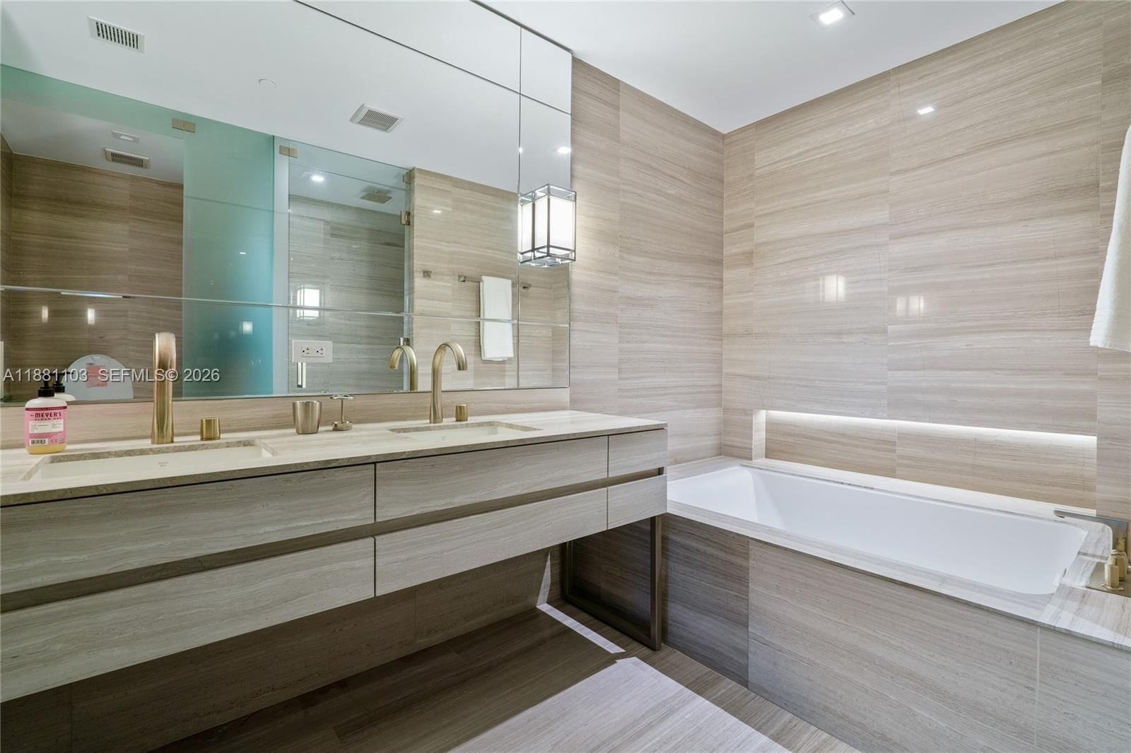 Real estate property located at 18975 Collins Ave #1104, Miami-dade, 18975 Collins Condo, Sunny Isles Beach, FL