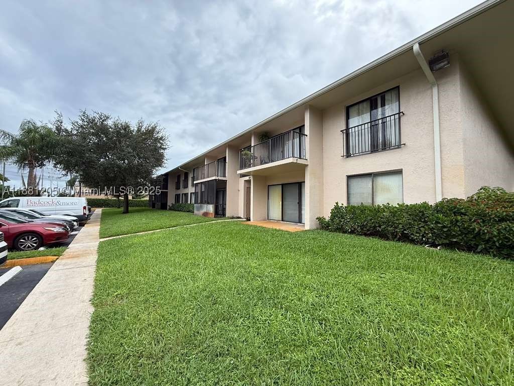 Real estate property located at 5915 Washington St #116, Broward, Hampton Court Condo, Hollywood, FL
