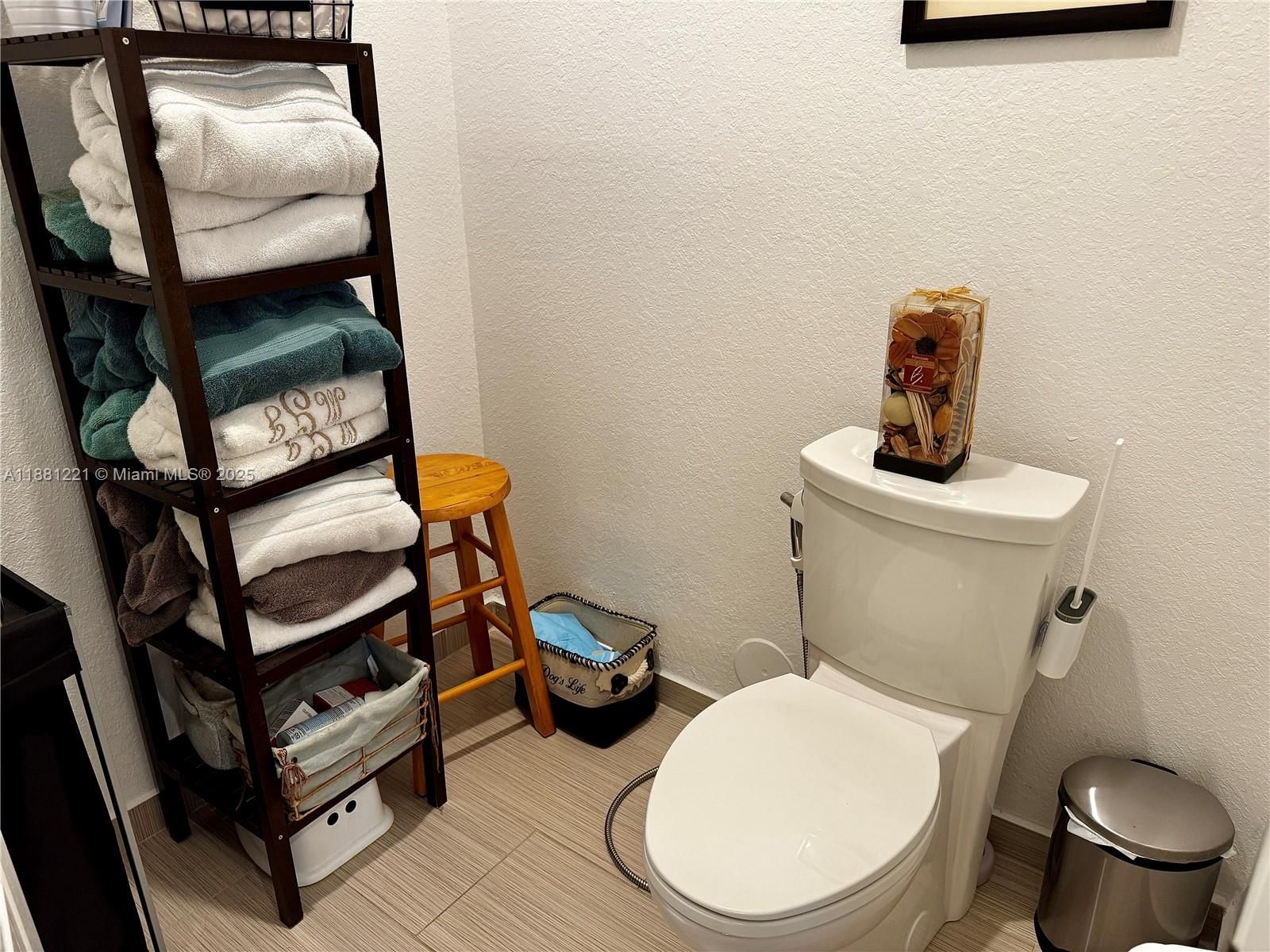 Real estate property located at 11257 78th St, Miami-dade, Doral Isles North Sec One, Doral, FL