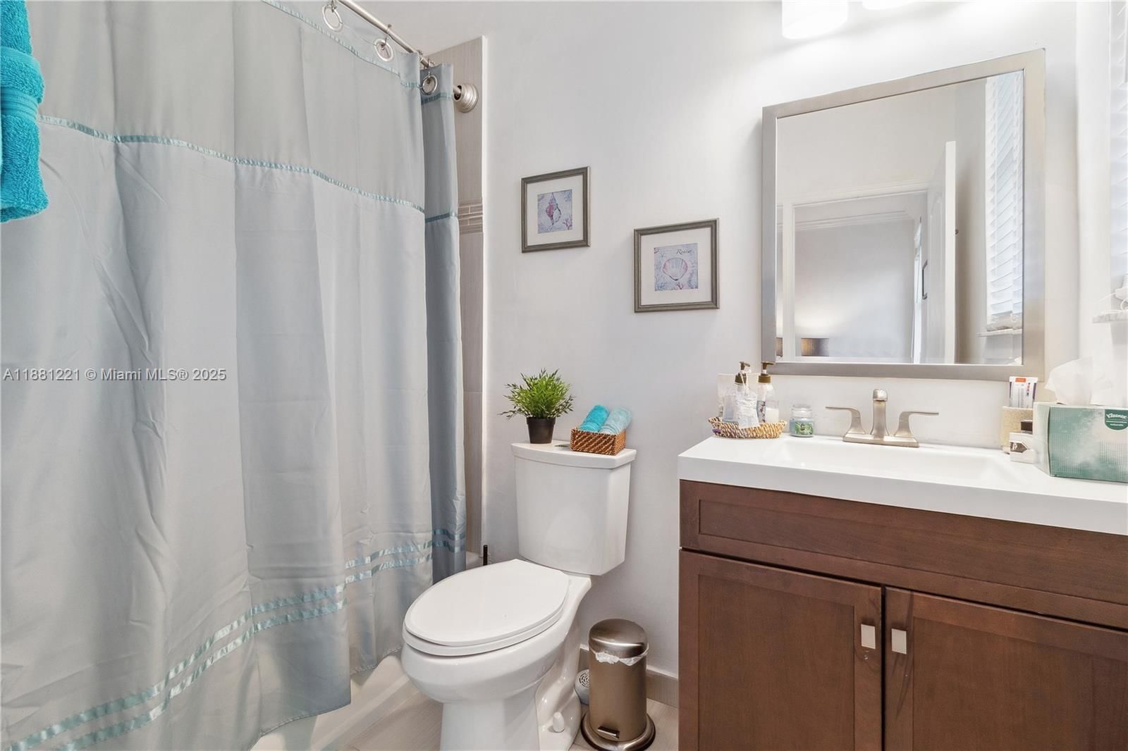 Real estate property located at 11257 78th St, Miami-dade, Doral Isles North Sec One, Doral, FL