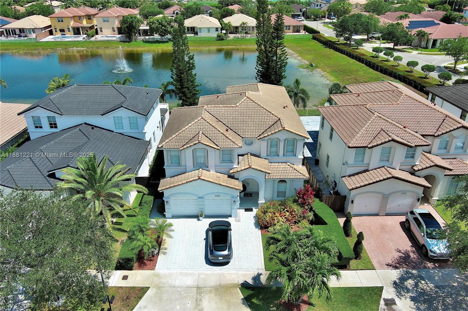 Real estate property located at 11257 78th St, Miami-dade, Doral Isles North Sec One, Doral, FL
