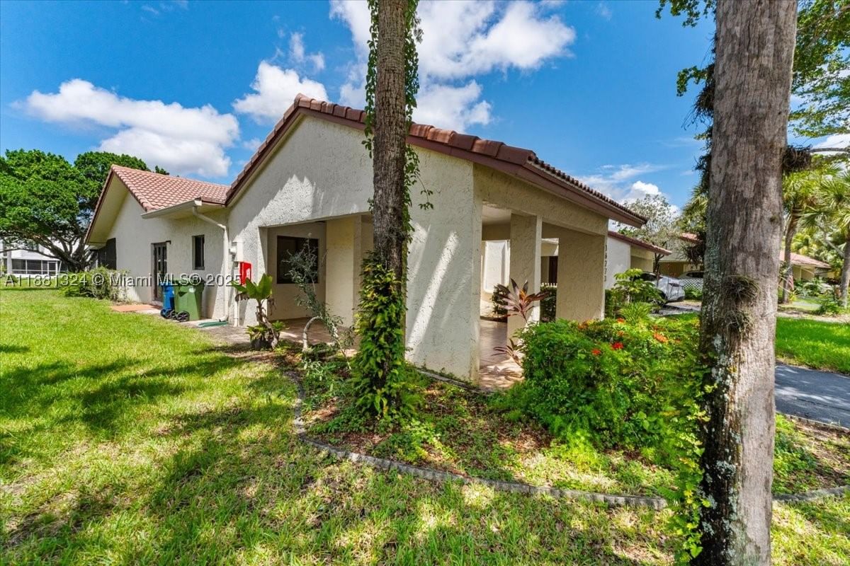 Real estate property located at 16273 Laurel Dr #7, Broward, Villas Of Bonaventure At, Weston, FL