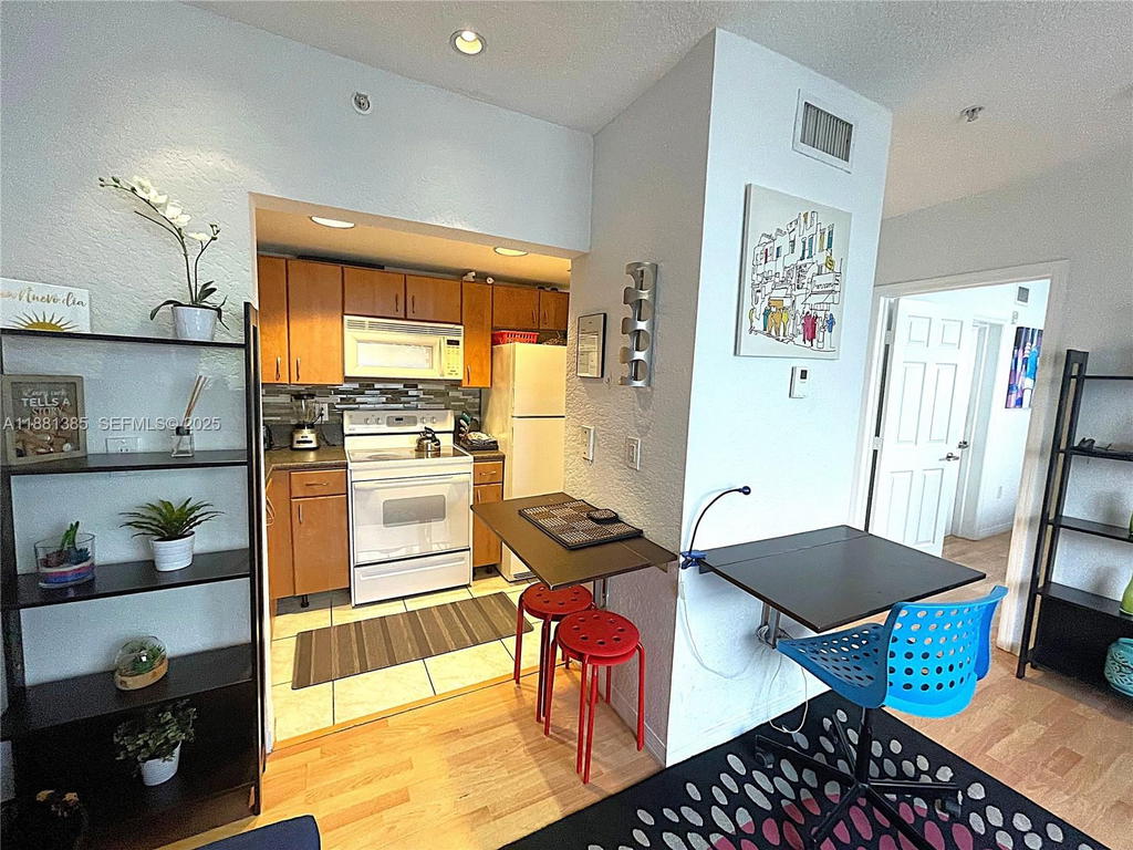 Real estate property located at 7326 Collins Ave #207, Miami-dade, Welworth Condo, Miami Beach, FL