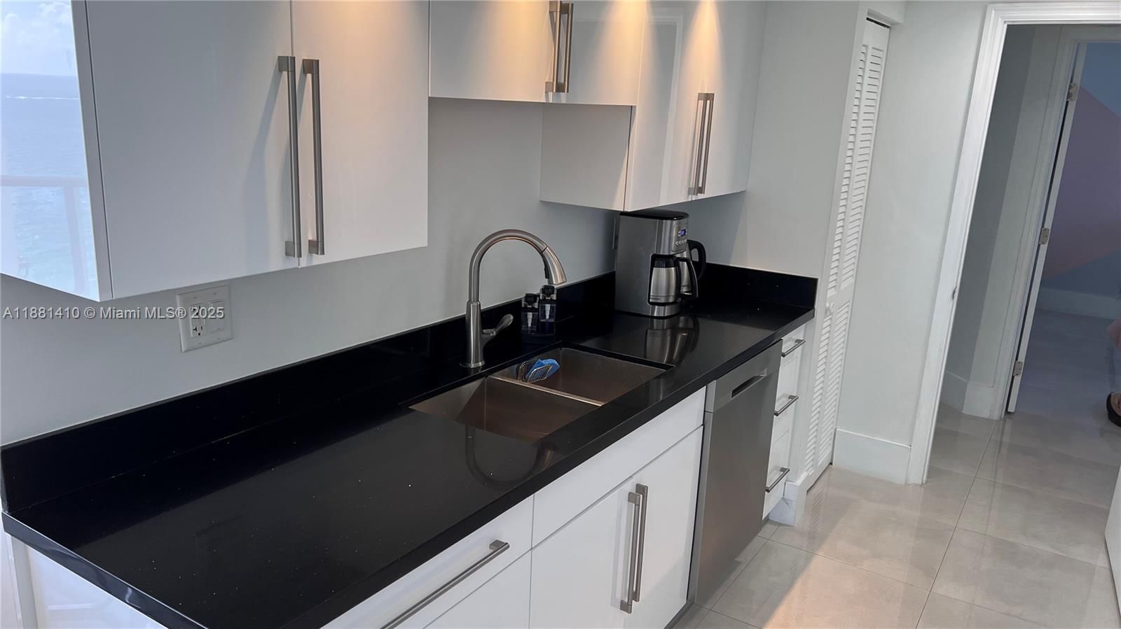 Real estate property located at 16485 Collins Ave #2334, Miami-dade, Oceania Iii Condo, Sunny Isles Beach, FL