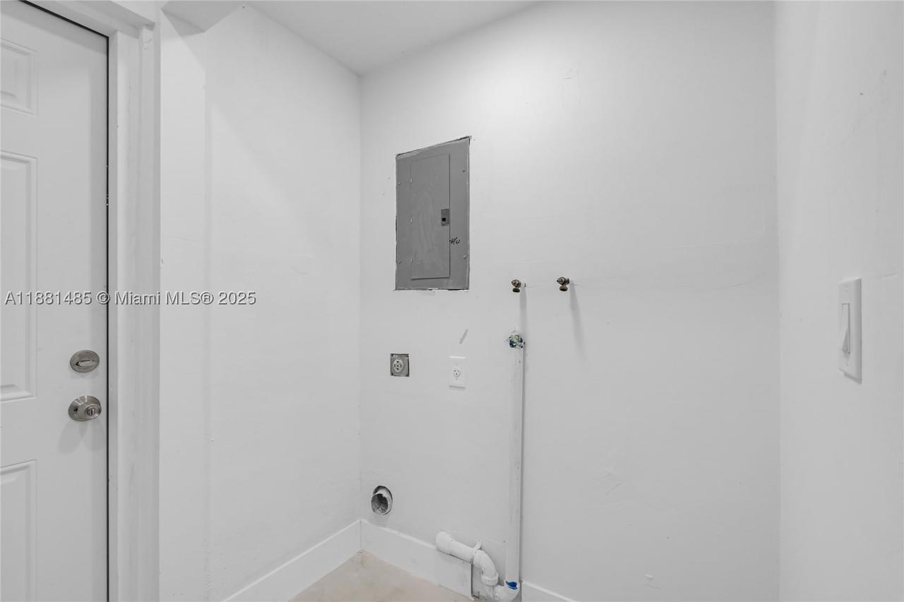 Real estate property located at 2960 165th St, Miami-dade, Pine Tree Park 1st Addn, Miami Gardens, FL