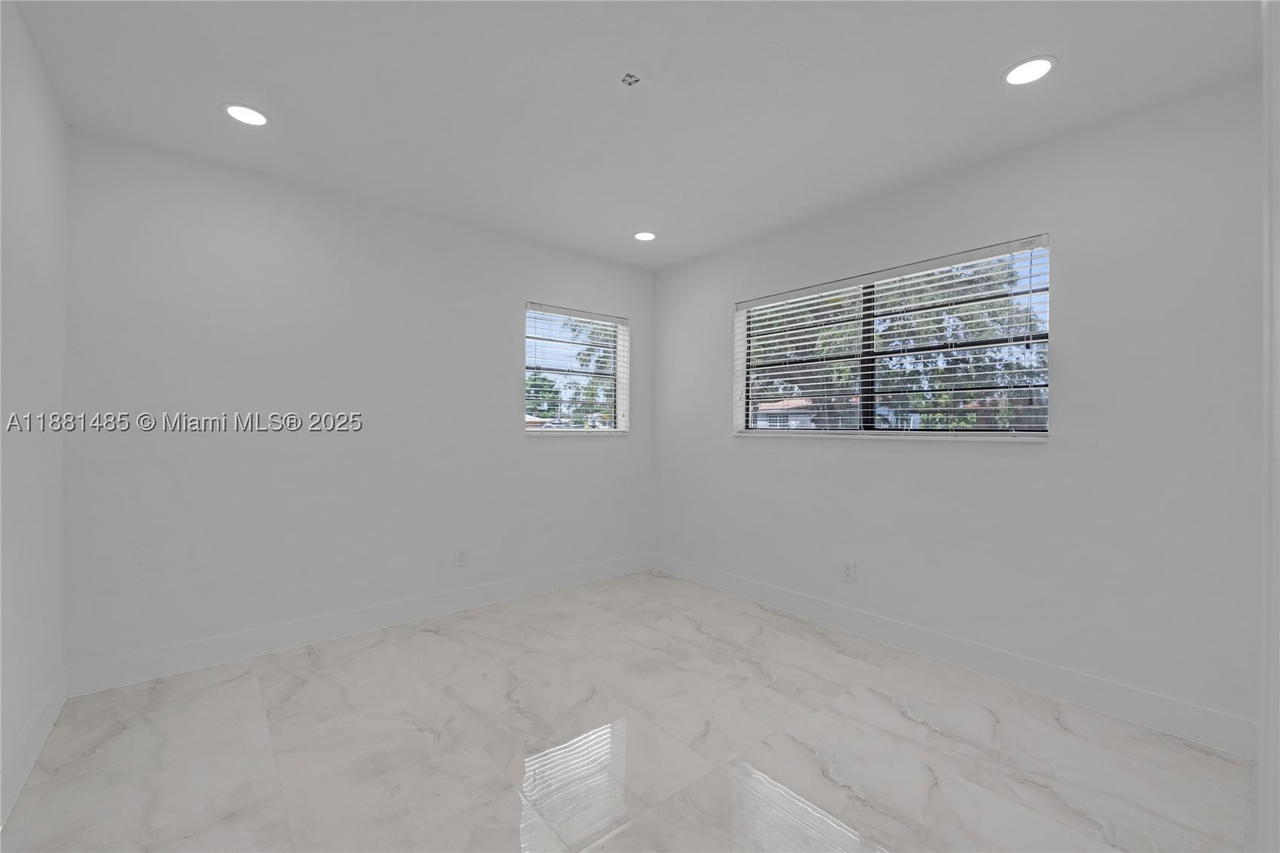 Real estate property located at 2960 165th St, Miami-dade, Pine Tree Park 1st Addn, Miami Gardens, FL