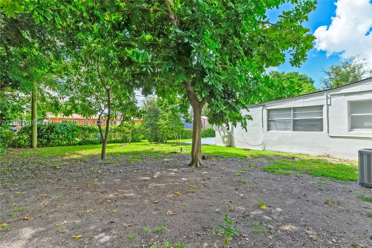 Real estate property located at 2960 165th St, Miami-dade, Pine Tree Park 1st Addn, Miami Gardens, FL