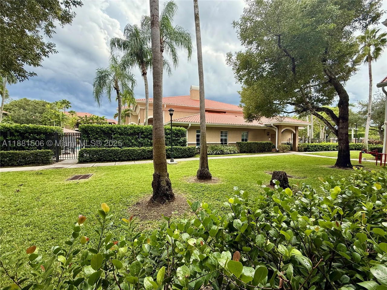 Real estate property located at 11700 1st St #3104, Broward, Marquesa Condo, Pembroke Pines, FL