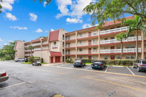 Real estate property located at 1005 Country Club Dr #405, Broward, Oriole Golf & Tennis Club, Margate, FL