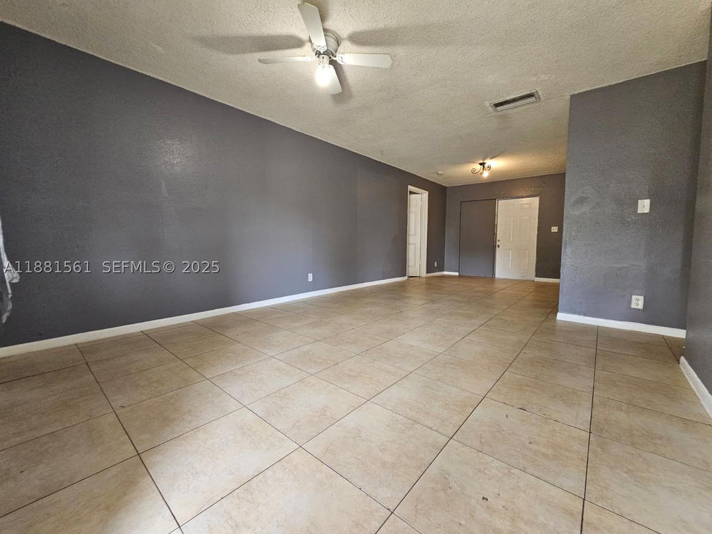 Real estate property located at 325 80th Ter, Broward, North Lauderdale Village, North Lauderdale, FL