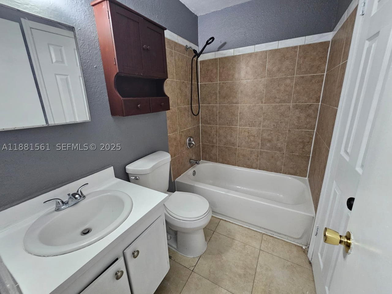 Real estate property located at 325 80th Ter, Broward, North Lauderdale Village, North Lauderdale, FL