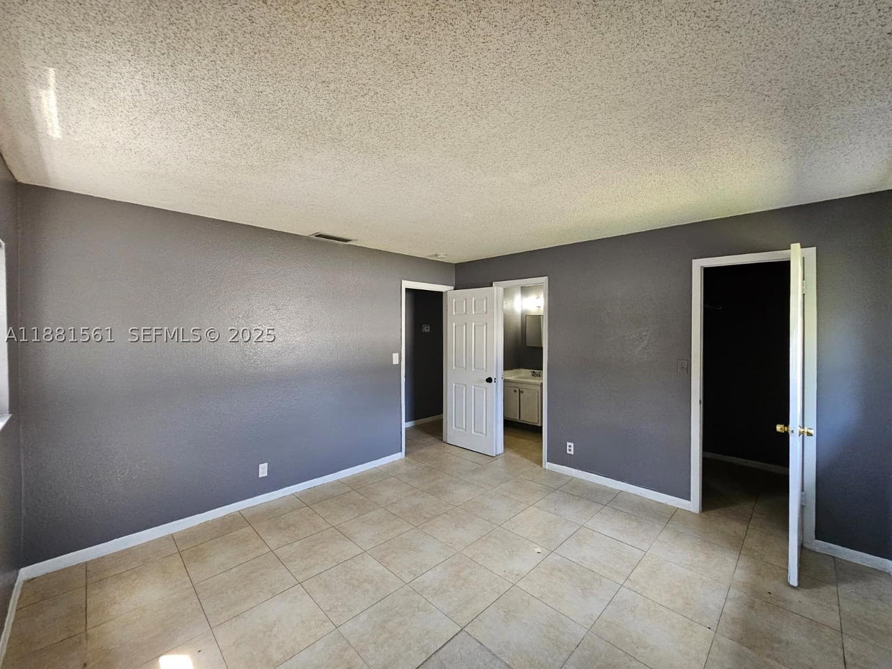 Real estate property located at 325 80th Ter, Broward, North Lauderdale Village, North Lauderdale, FL