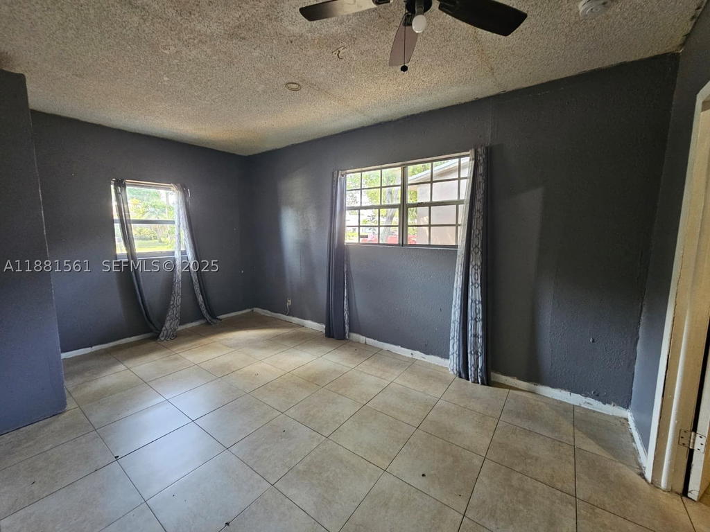 Real estate property located at 325 80th Ter, Broward, North Lauderdale Village, North Lauderdale, FL