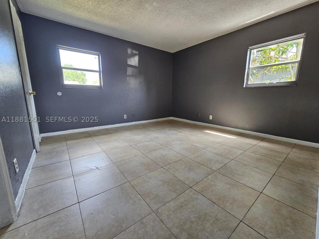 Real estate property located at 325 80th Ter, Broward, North Lauderdale Village, North Lauderdale, FL