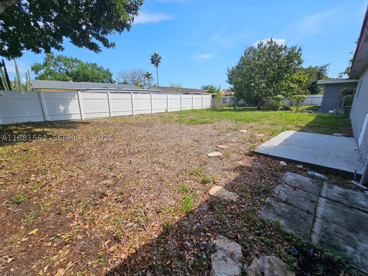 Real estate property located at 325 80th Ter, Broward, North Lauderdale Village, North Lauderdale, FL