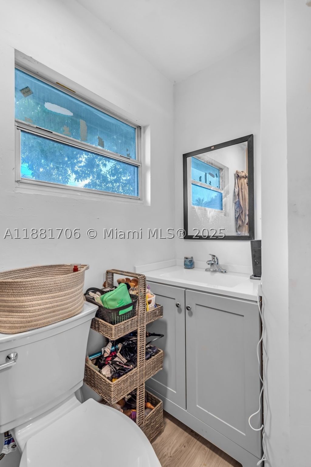 Real estate property located at 3380 8th Pl, Broward, Sunrise Heights, Lauderhill, FL
