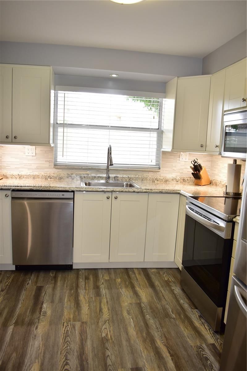 Real estate property located at 9320 Sunrise Lakes Blvd #108, Broward, Sunrise Lakes 106 Condo, Sunrise, FL