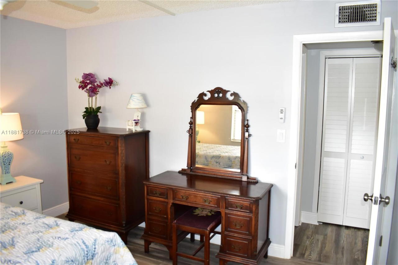 Real estate property located at 9320 Sunrise Lakes Blvd #108, Broward, Sunrise Lakes 106 Condo, Sunrise, FL