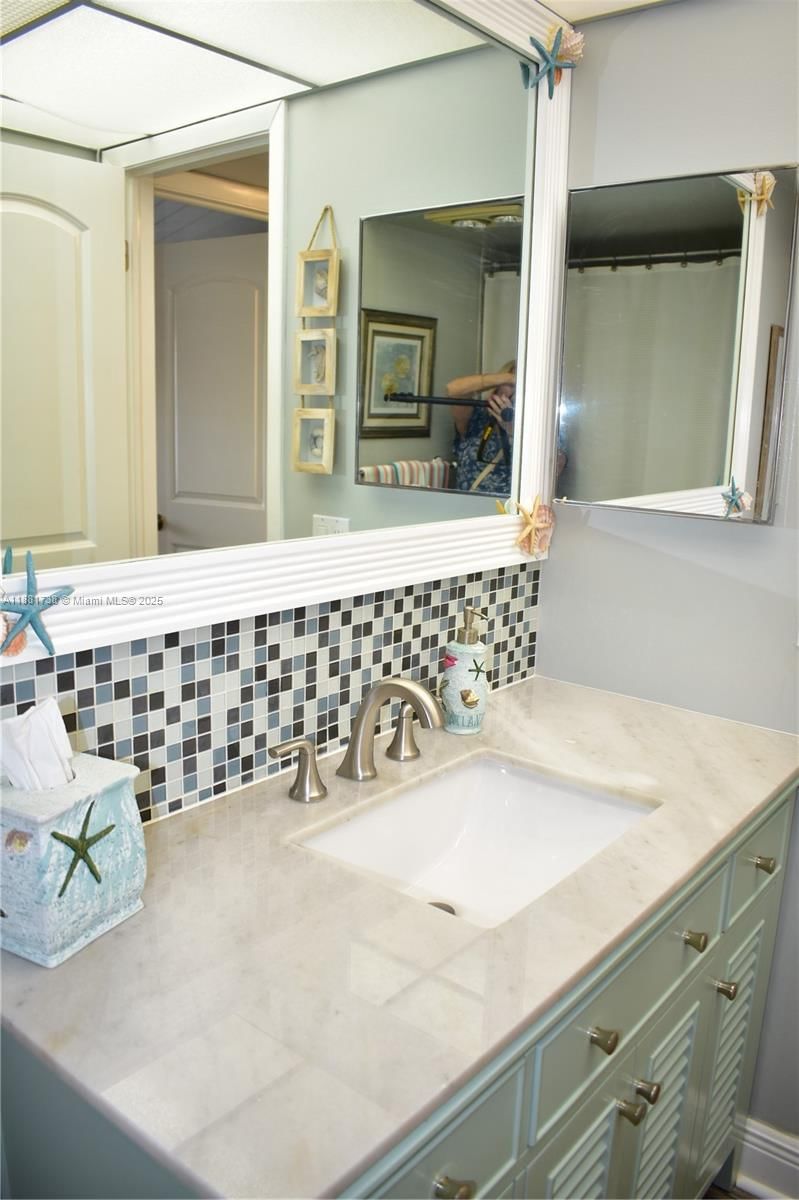 Real estate property located at 9320 Sunrise Lakes Blvd #108, Broward, Sunrise Lakes 106 Condo, Sunrise, FL