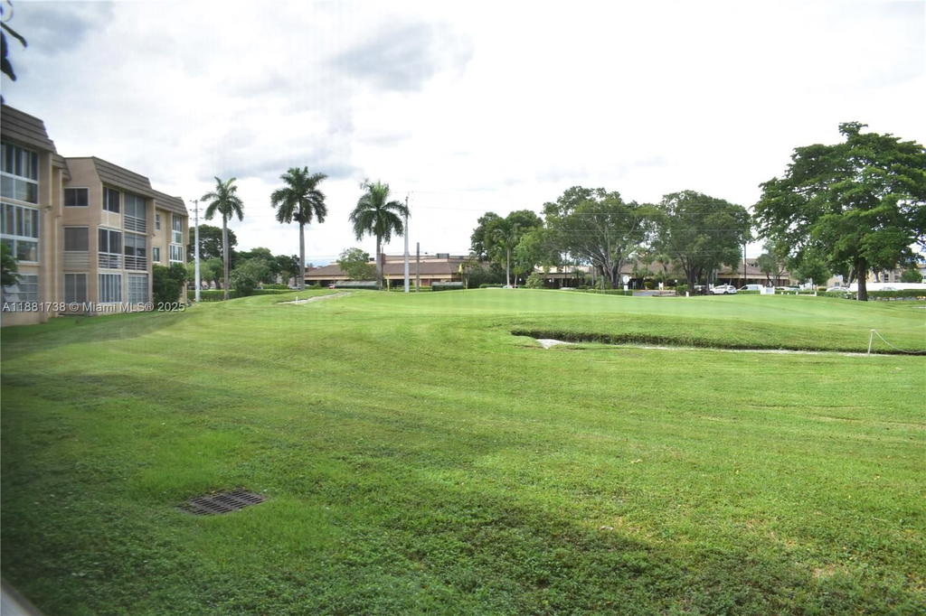 Real estate property located at 9320 Sunrise Lakes Blvd #108, Broward, Sunrise Lakes 106 Condo, Sunrise, FL