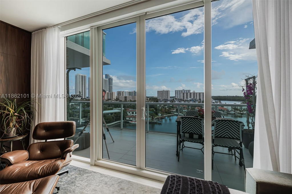 Real estate property located at 400 Sunny Isles Blvd #920, Miami-dade, 400 Sunny Isles Condo Eas, Sunny Isles Beach, FL
