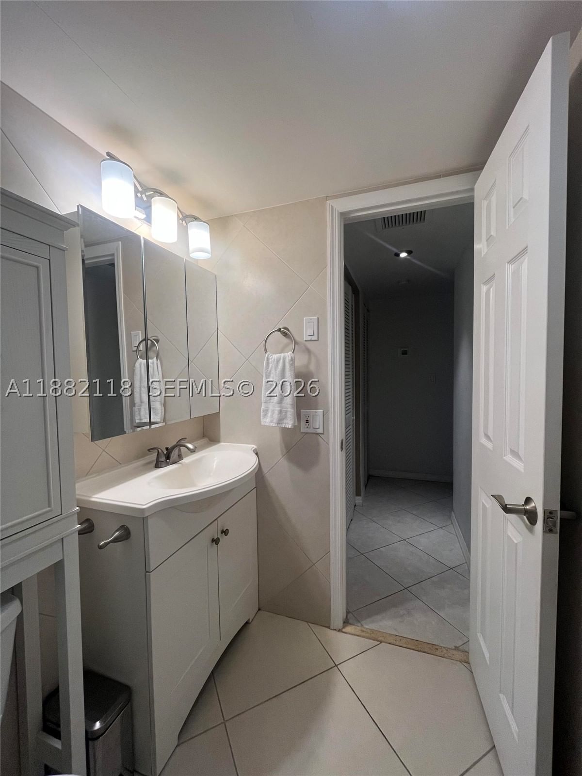 Real estate property located at 5387 40th Ave #103, Broward, Bel-aire Section Six Cond, Dania Beach, FL