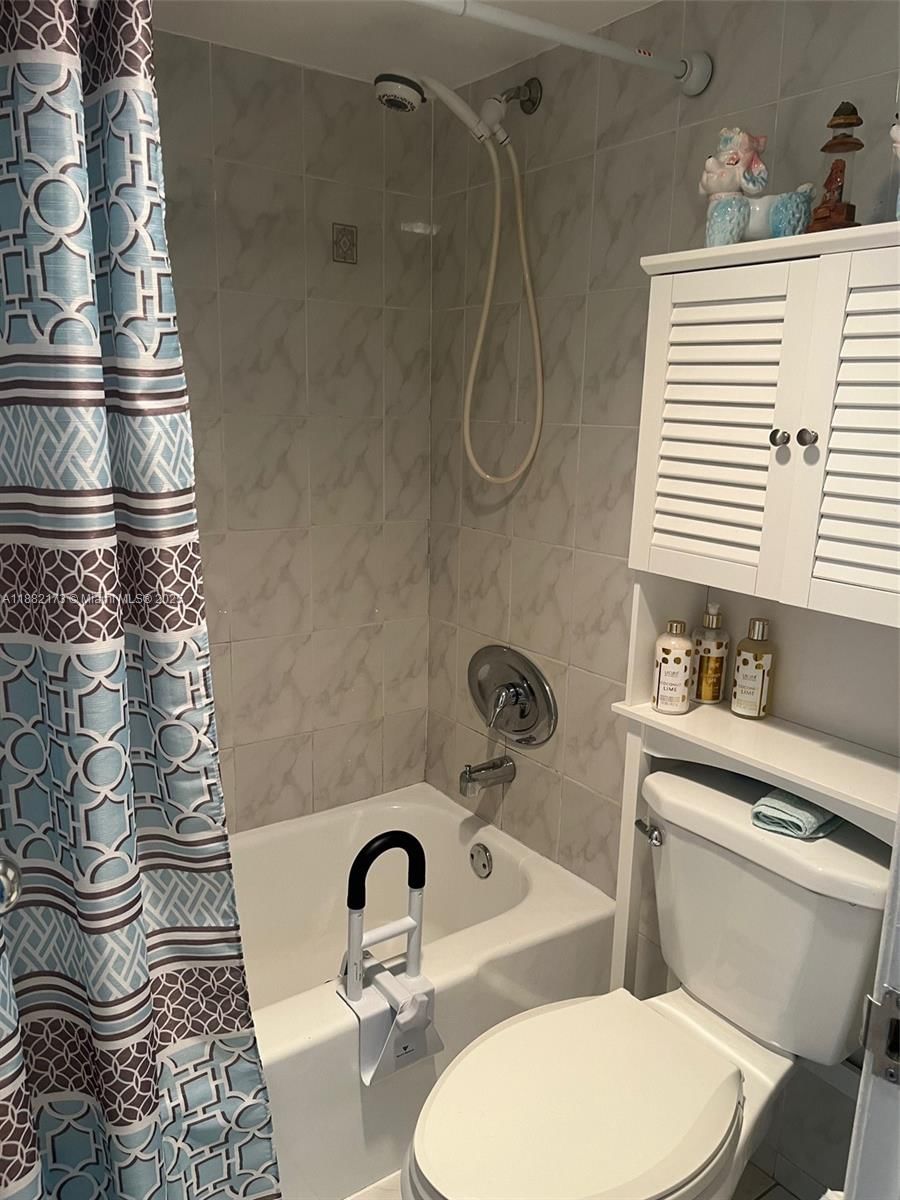 Real estate property located at 300 Bayview Dr #1109, Miami-dade, Arlen House Condo, Sunny Isles Beach, FL