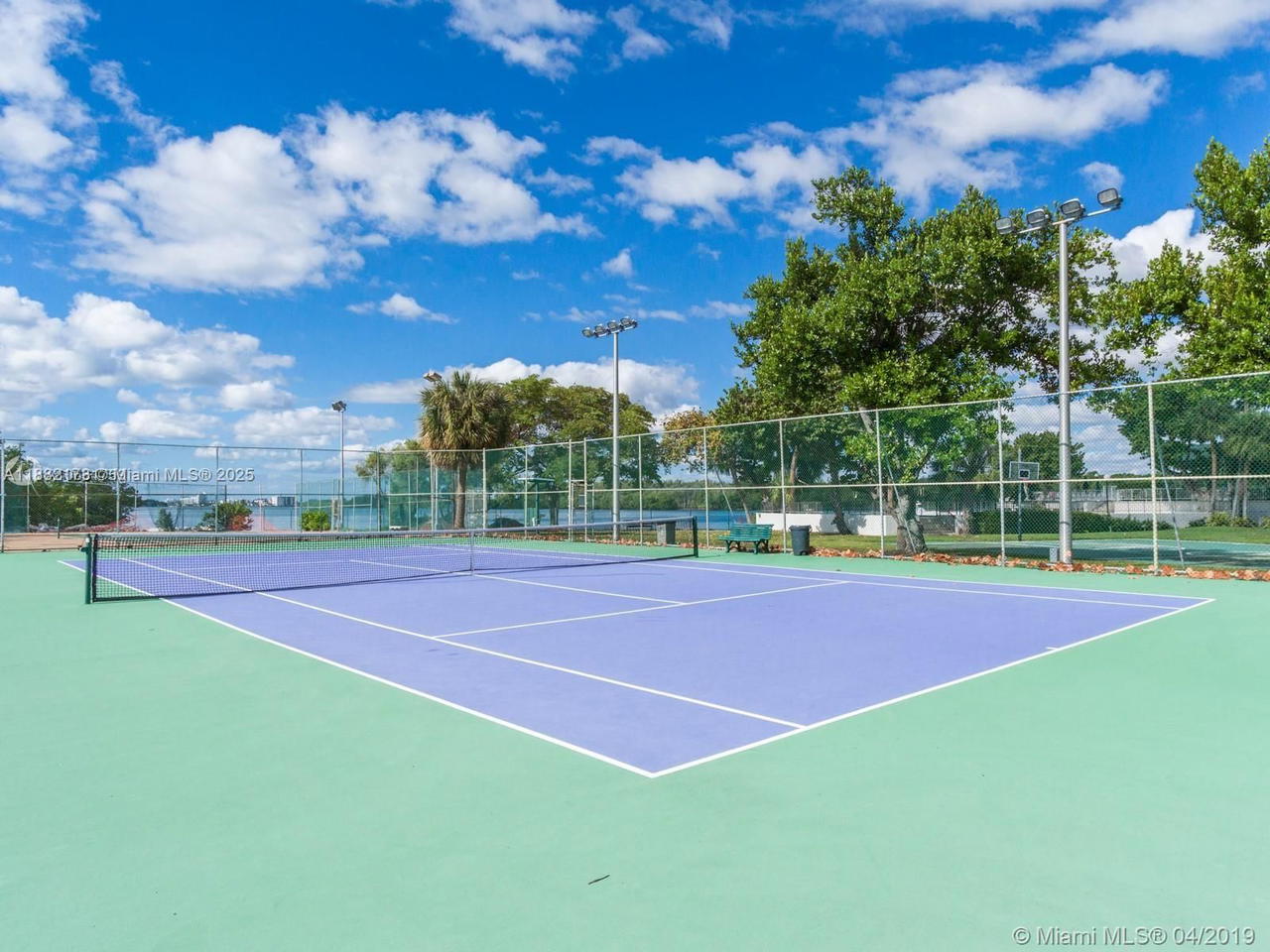 Real estate property located at 300 Bayview Dr #1109, Miami-dade, Arlen House Condo, Sunny Isles Beach, FL