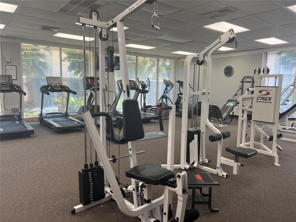 Real estate property located at 300 Bayview Dr #1109, Miami-dade, Arlen House Condo, Sunny Isles Beach, FL